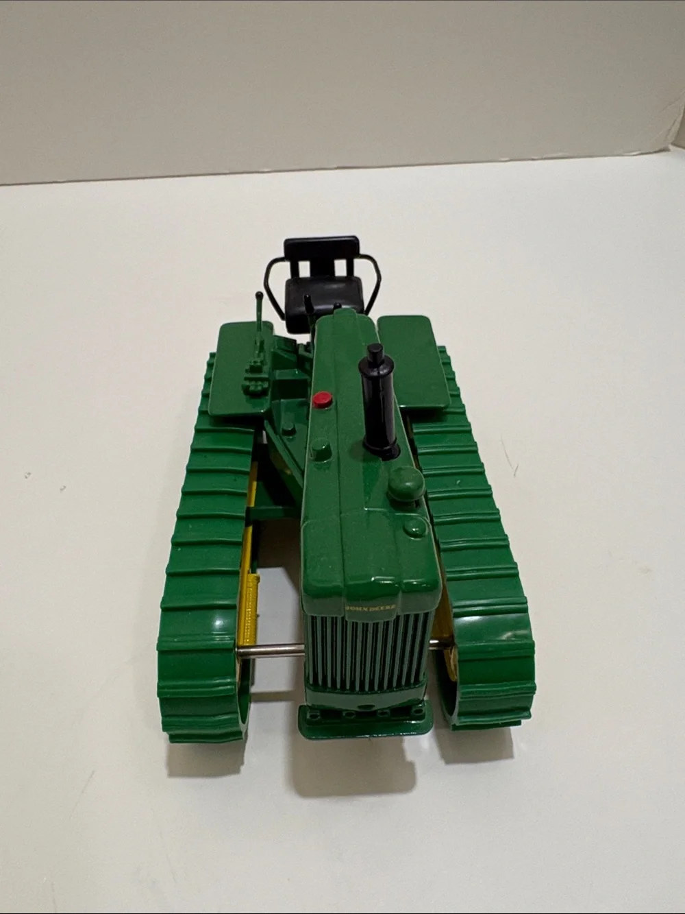 Ertl John Deere model 40 Crawler Tractor 1/16 scale.